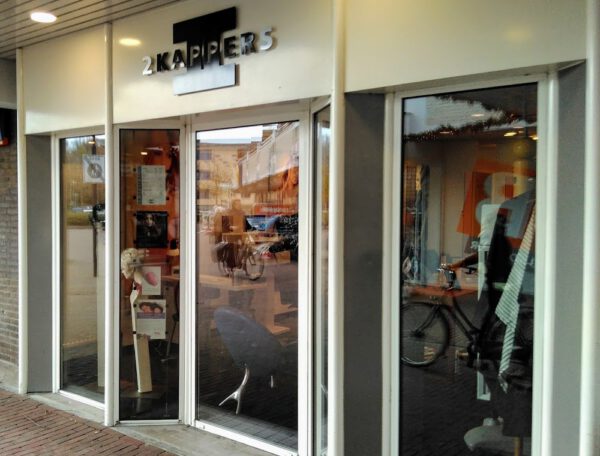 Kapsalon foto van 2kappers