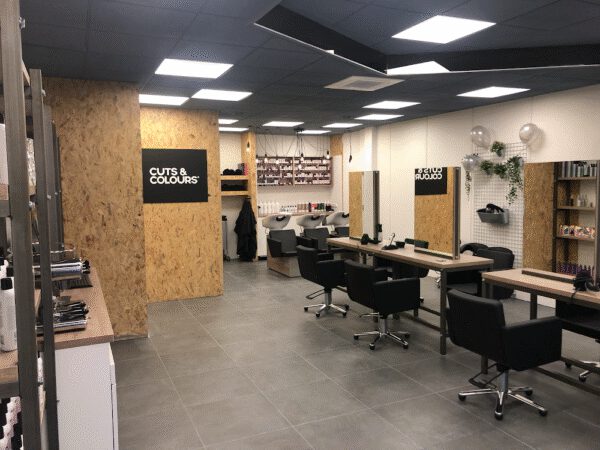 Kapsalon foto van Cuts & Colours Barendrecht