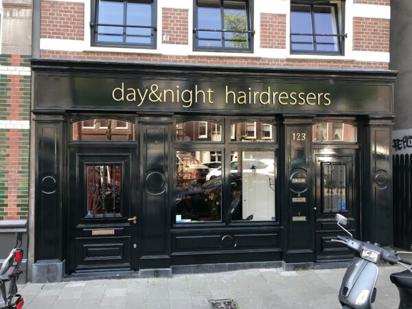 Kapsalon foto van Day and Night Hairdressers