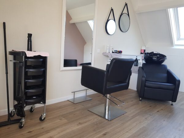 Kapsalon foto van Geknipt by Chantal