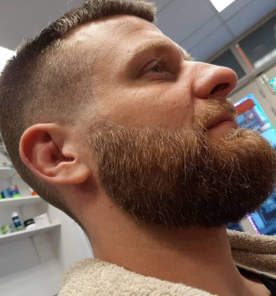 Kapsalon foto van Kapsalon de Kniphoek