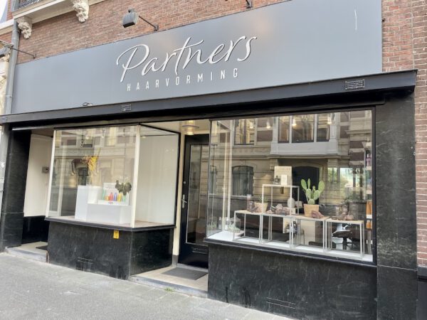 Kapsalon foto van Qnipp Haarvorming