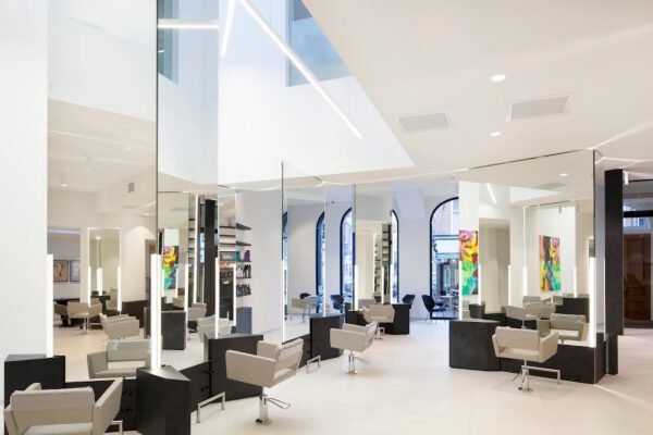 Kapsalon foto van Rob Peetoom Hair + Beauty Haarlem Lange Veerstraat