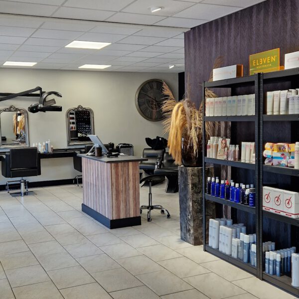 Kapsalon foto van van der Heijden Kappers  & beautysalon Esmay / Pedicure